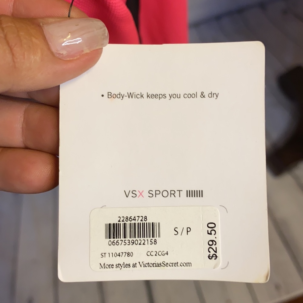Victoria’s Secret sport Razorback - Picture 4 of 6